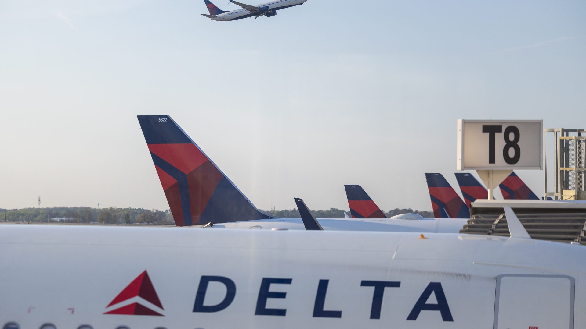 Delta Strips Members Of Congress Of Special Perks Amid Shutdown Impacting Travel