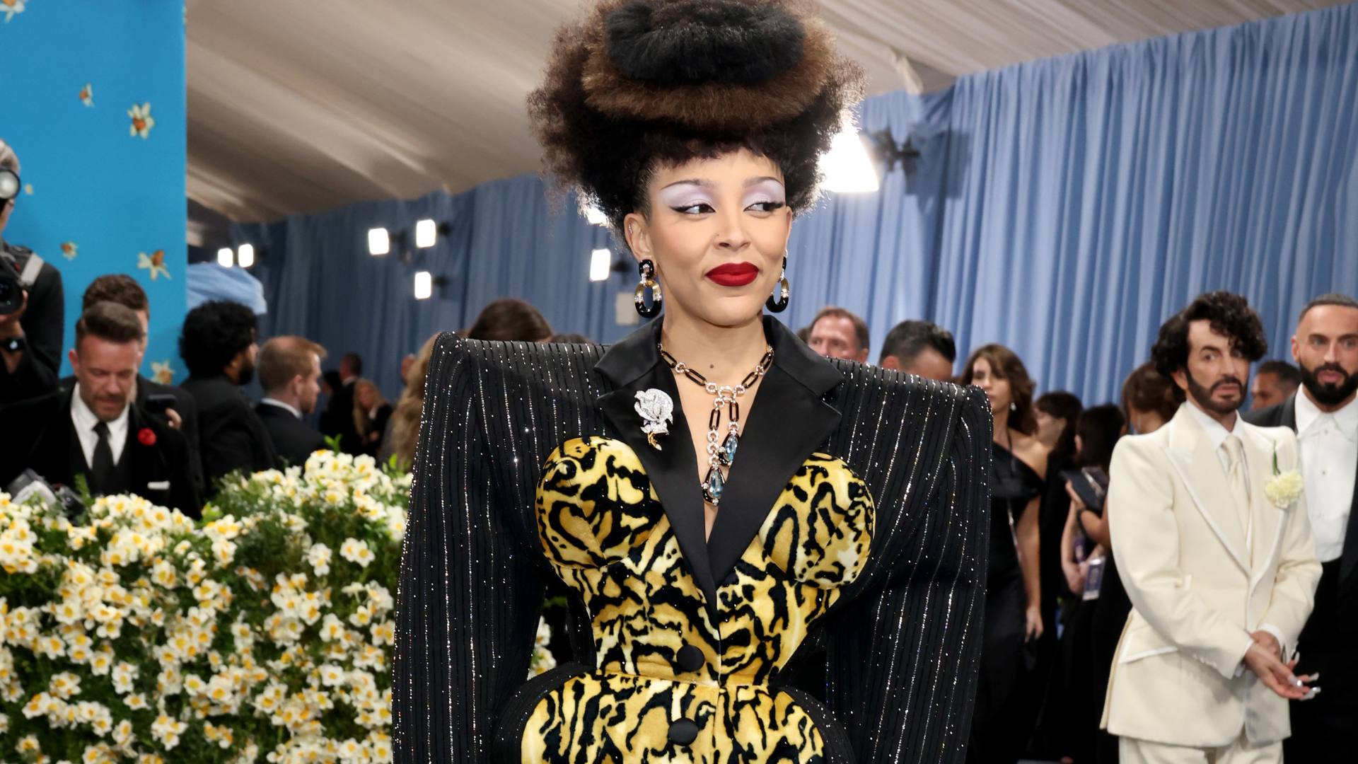 Doja Cat Tapped Into The 1980s With Her Custom Look By Marc Jacobs At The 2025 Met Gala